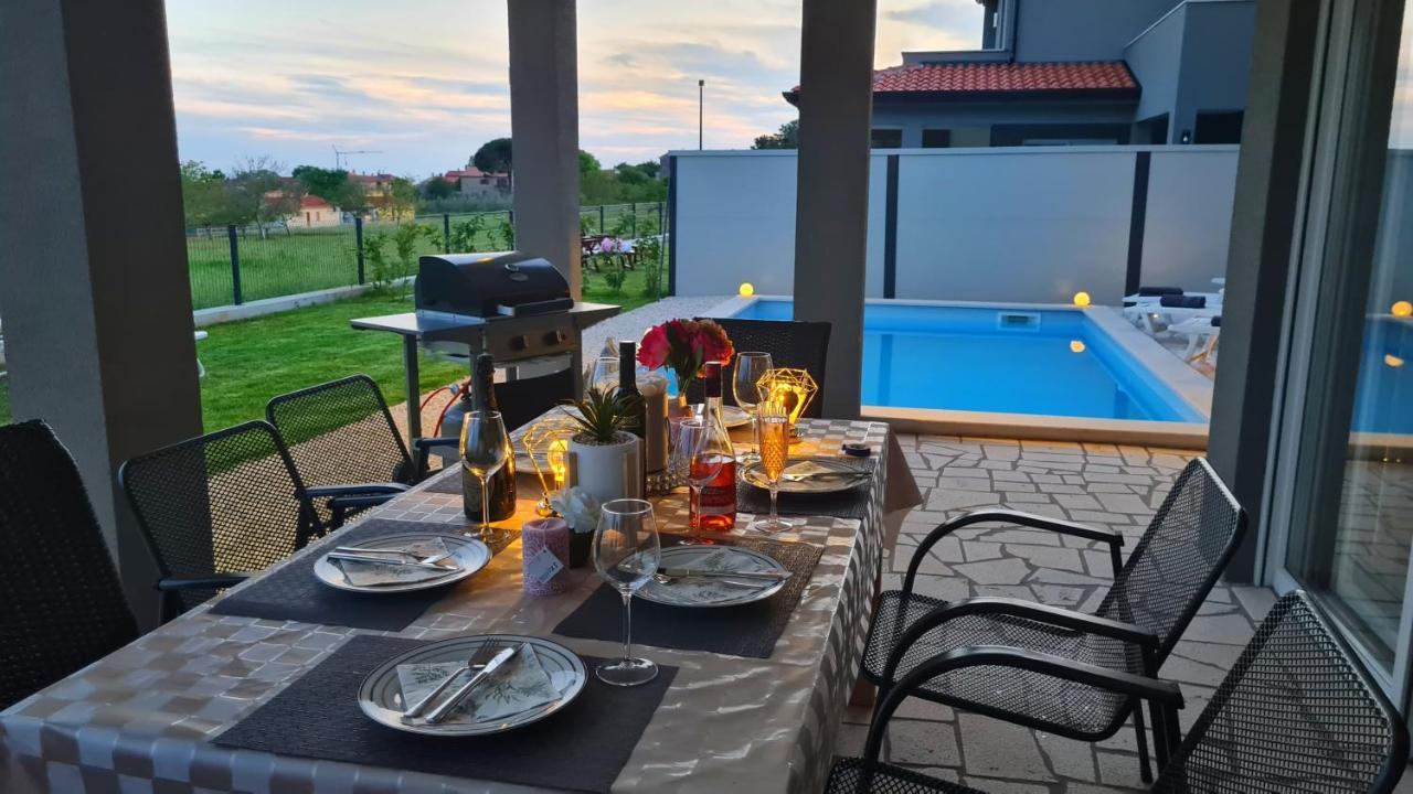 Villa Robert Kastelir Kaštelir Exterior foto