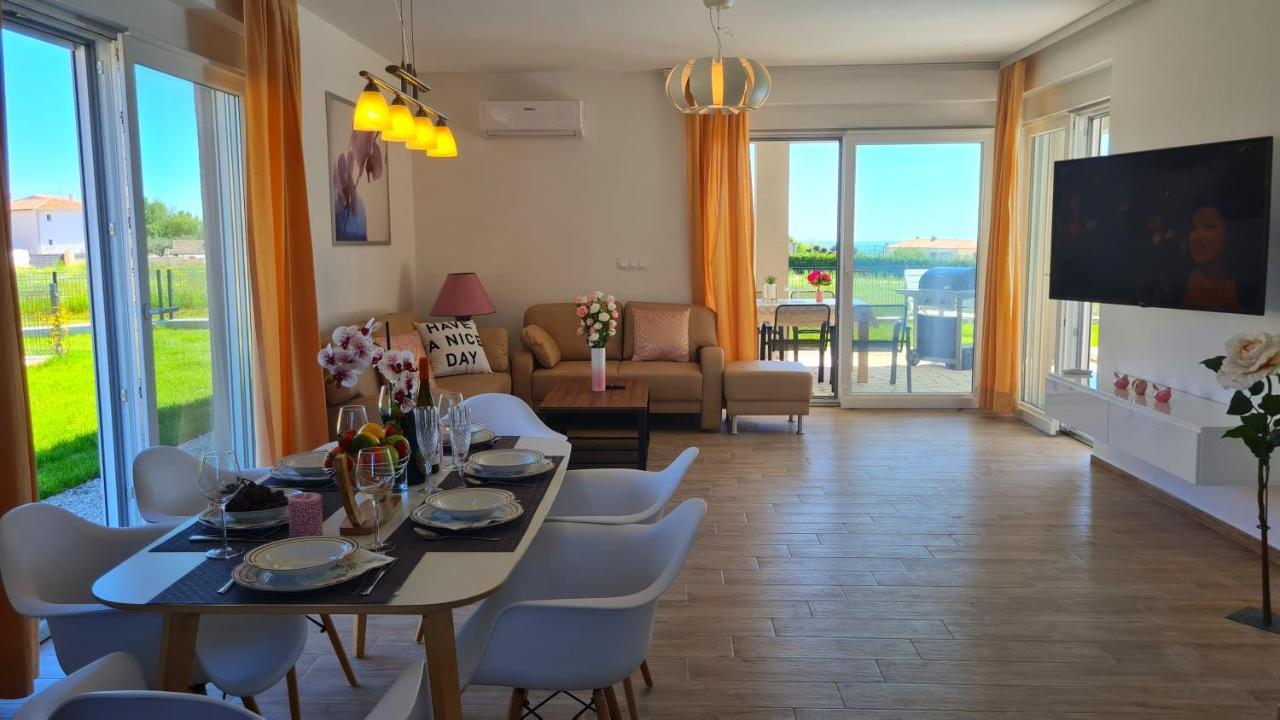 Villa Robert Kastelir Kaštelir Exterior foto